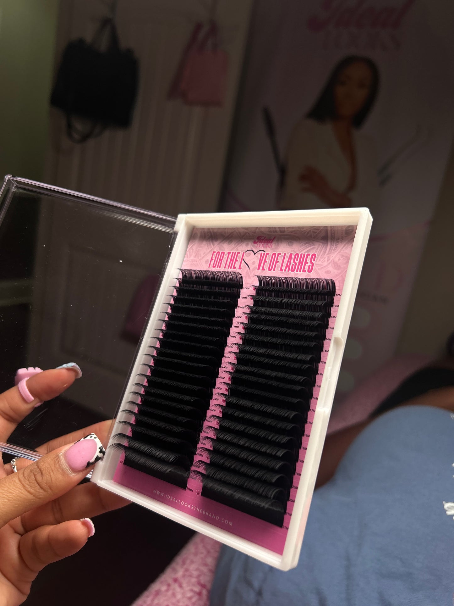 FOR THE LOVE OF LASHES💸💗